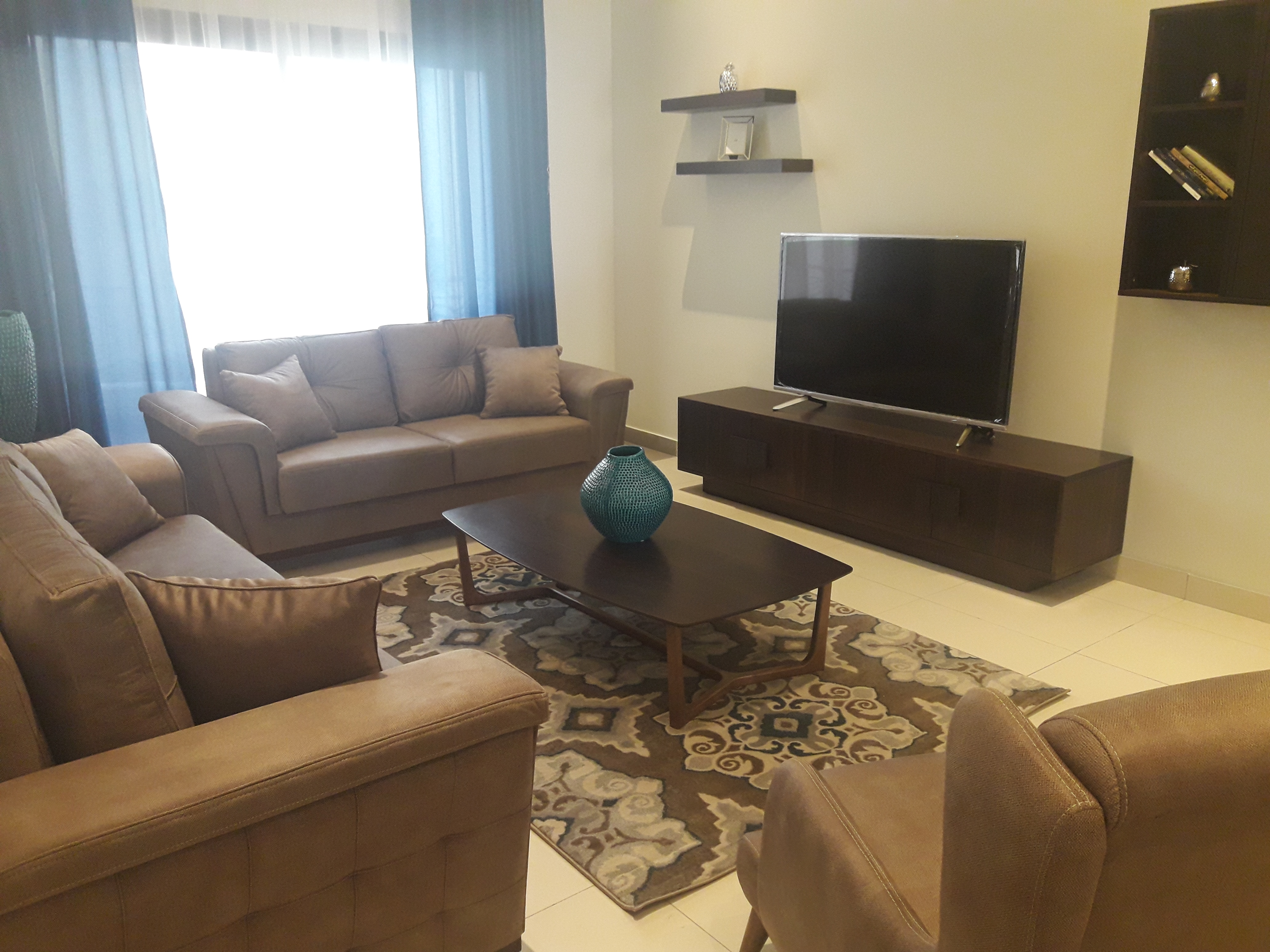 Living Area 3-bed