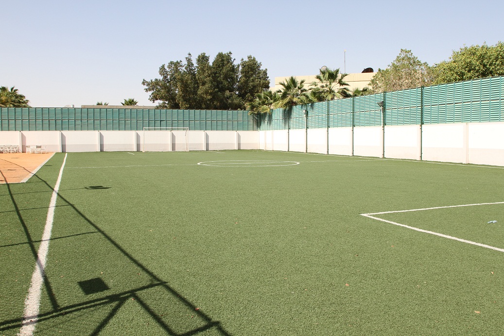 Outdoor court 
