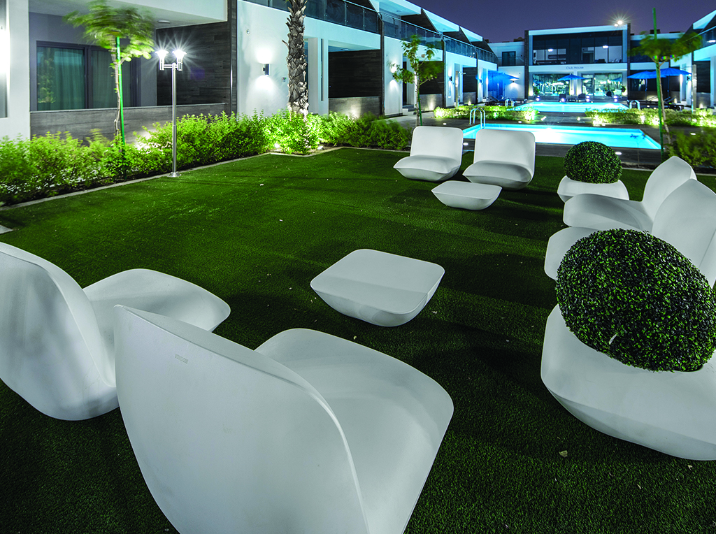 outdoor sitting area 